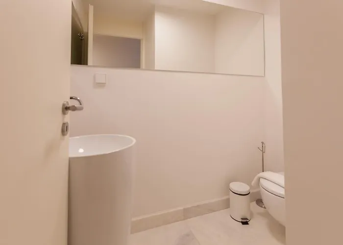 Flh Augusta's Arch Bright Flat