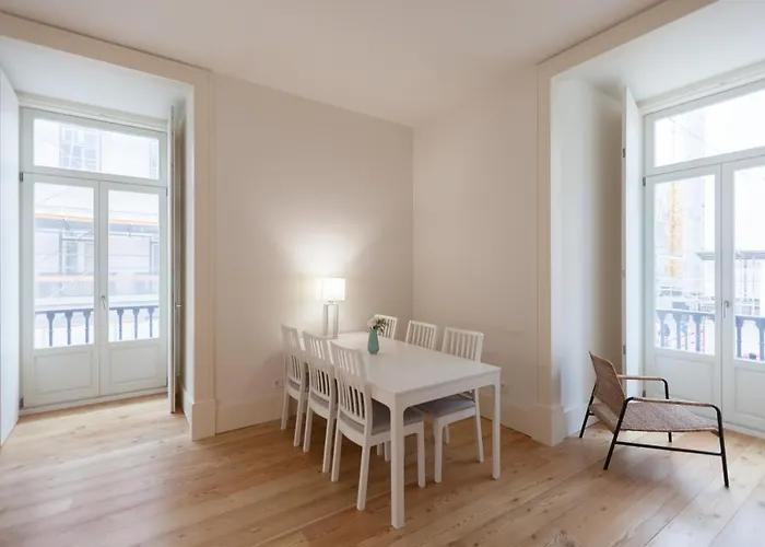 Flh Augusta's Arch Bright Flat