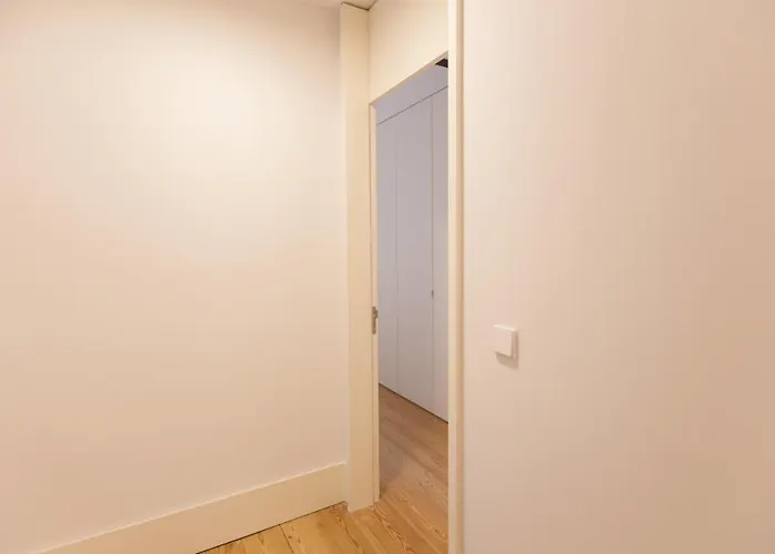 Flh Augusta's Arch Bright Flat